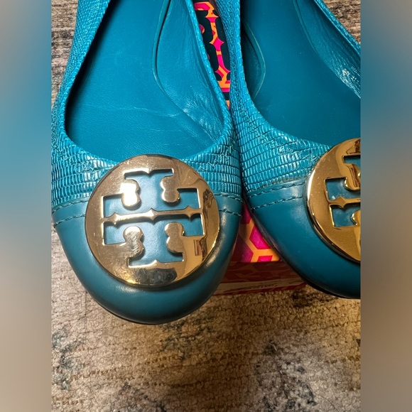 Tory Burch Serena Lizard Print Flats Color: Electric Eel size 8 - Picture 3 of 10